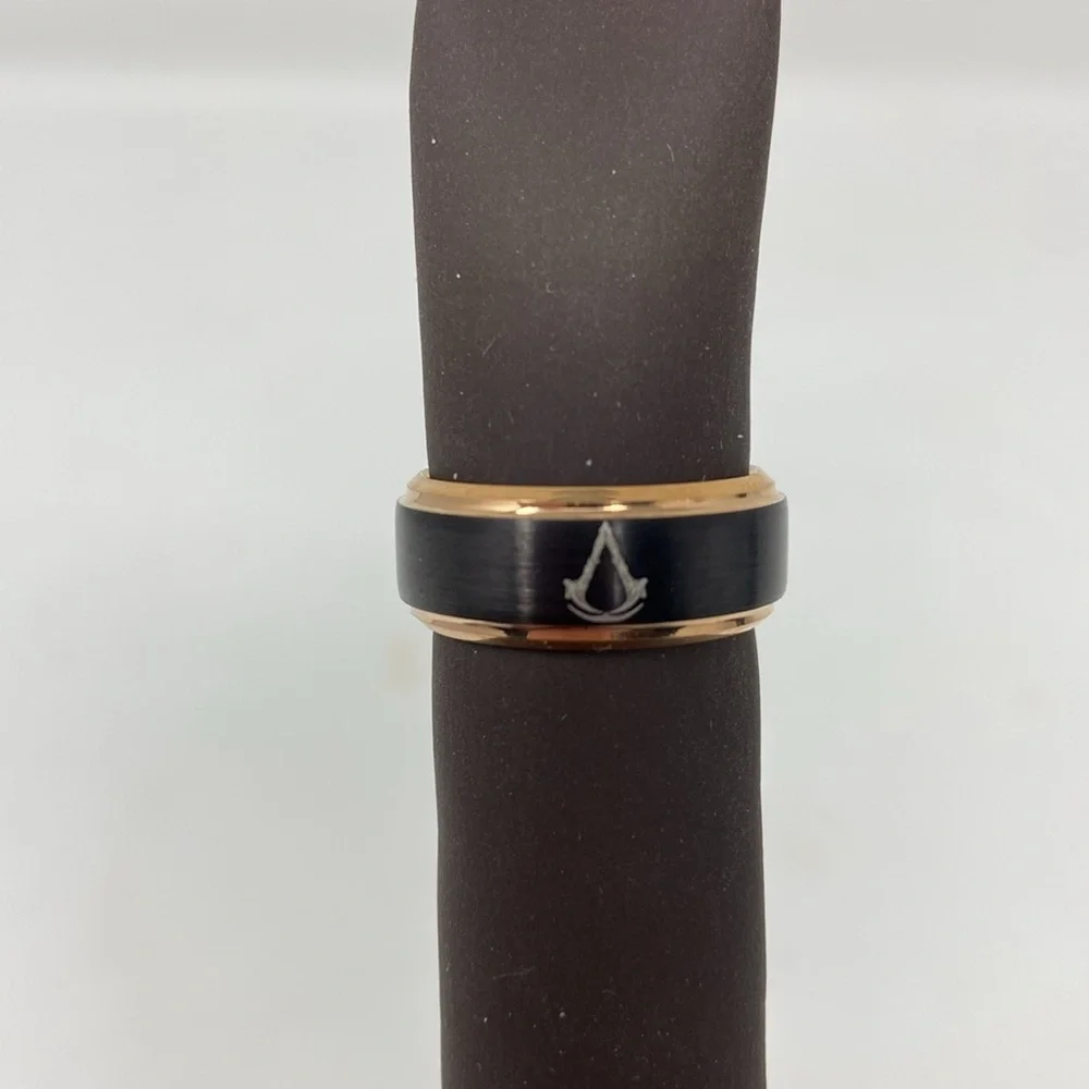 NWT UNLOCKED NAnimerica Assassins Creed Mirage Men’s Size 6 18K Rose Gold Ring